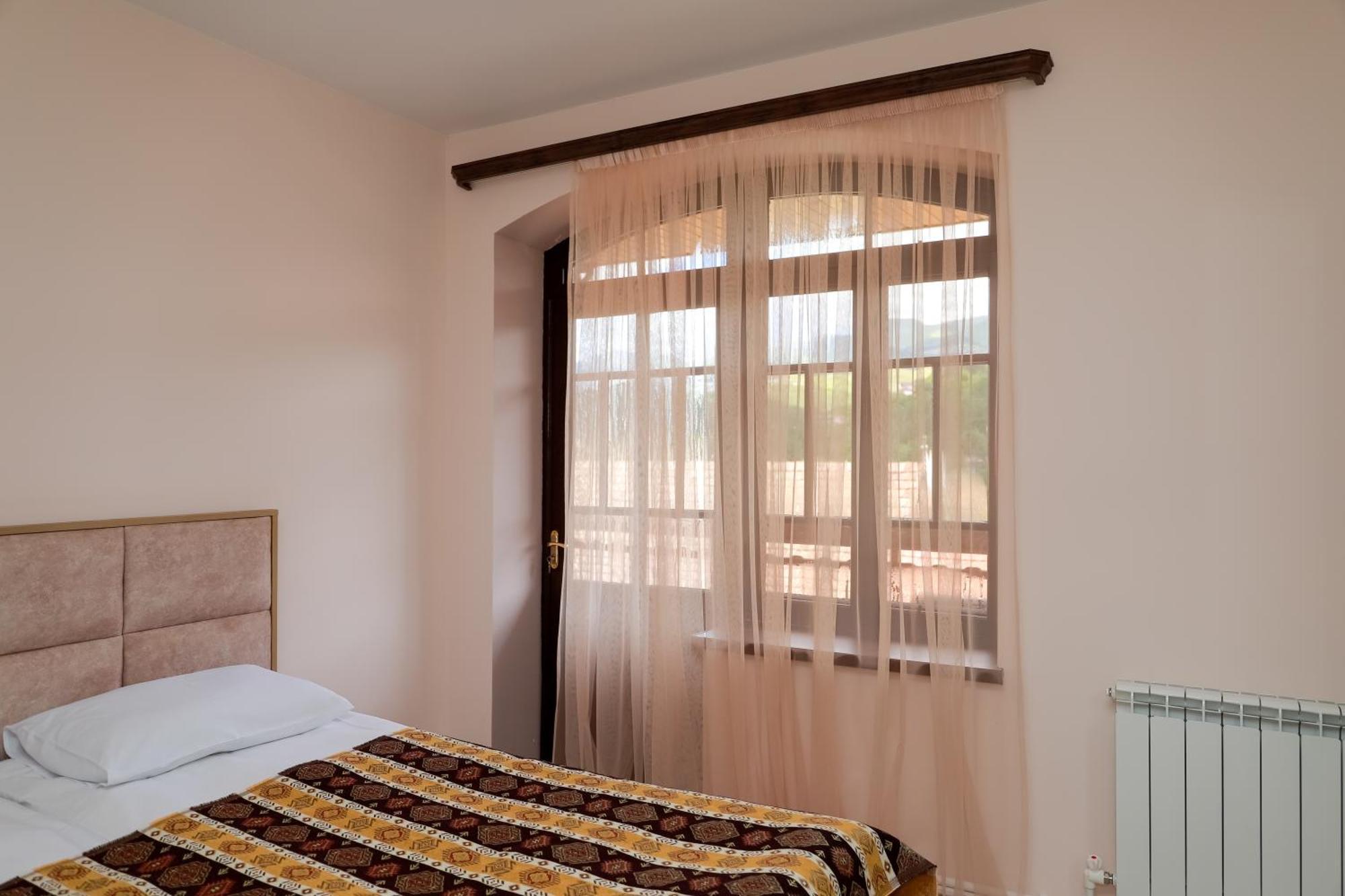 Hotel Dilijan Old Center מראה חיצוני תמונה